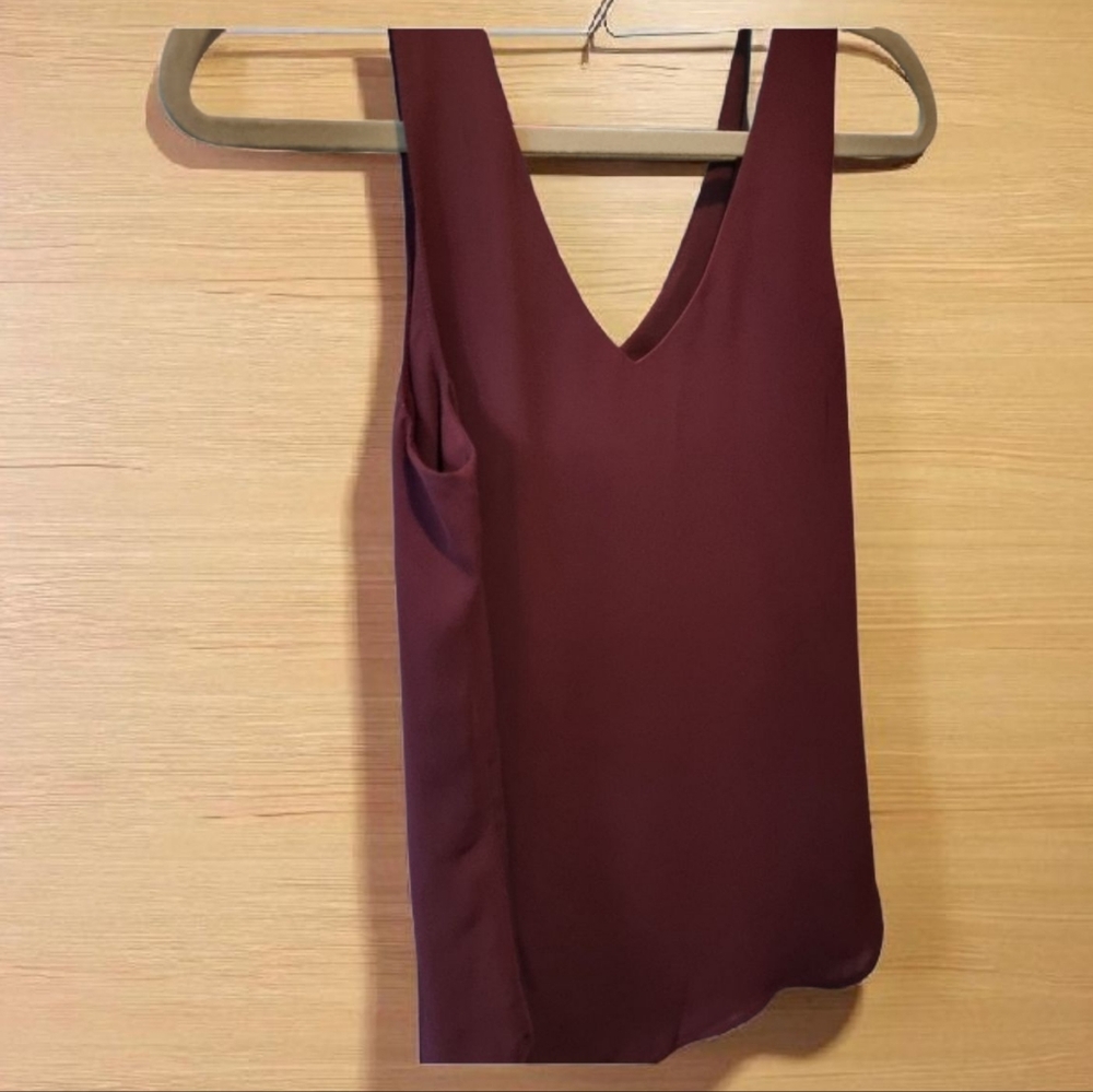 RW& CO. Elegant Burgundy Sleeveless Lined Flowy Top